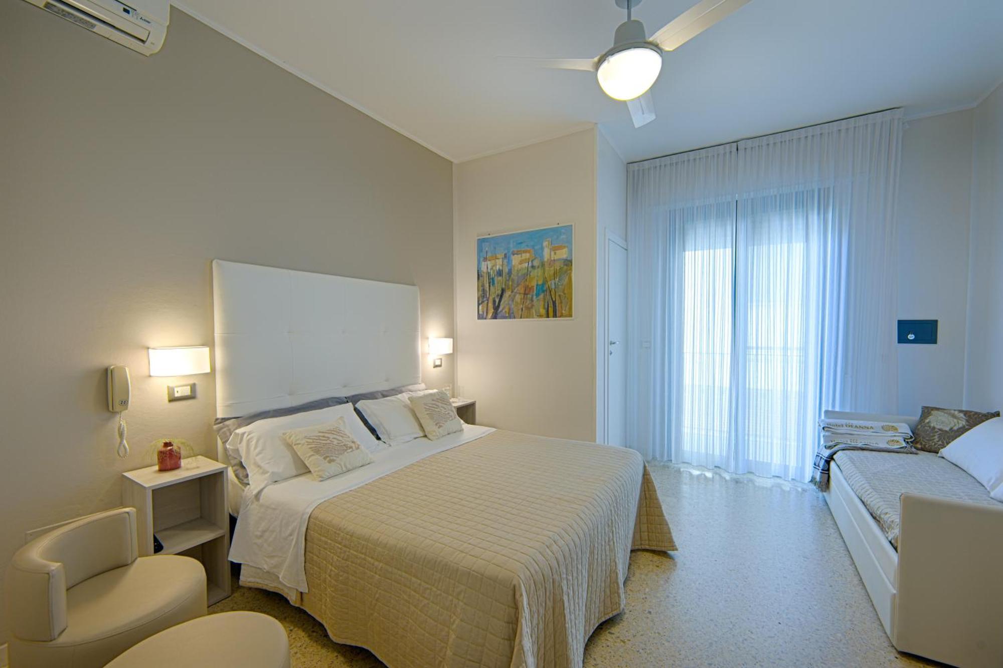 Hotel Deanna Беллария-Иджеа-Марина Экстерьер фото