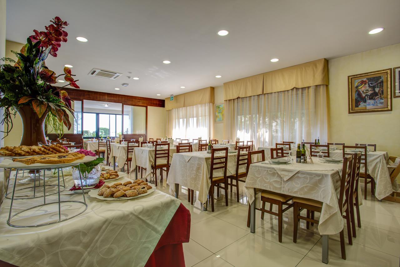 Hotel Deanna Беллария-Иджеа-Марина Экстерьер фото