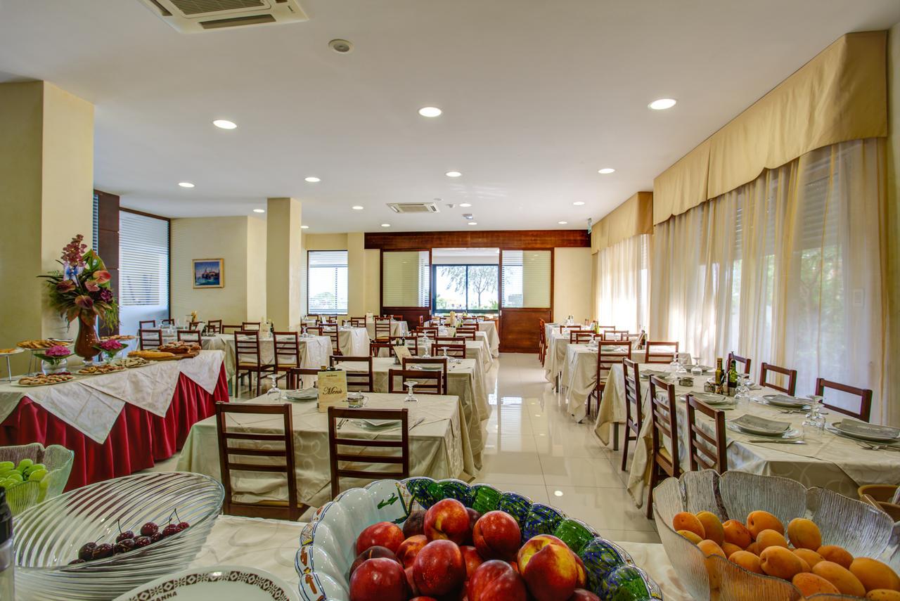 Hotel Deanna Беллария-Иджеа-Марина Экстерьер фото