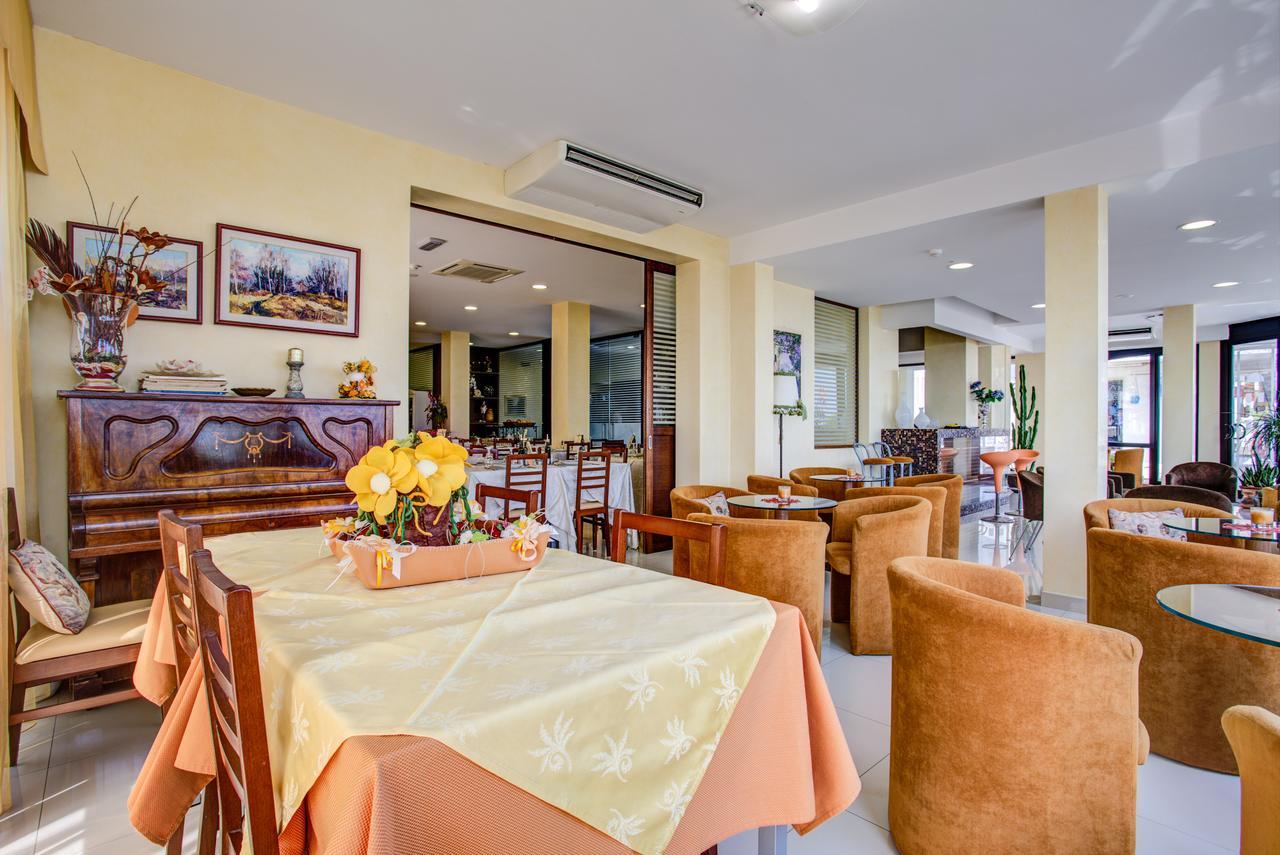 Hotel Deanna Беллария-Иджеа-Марина Экстерьер фото