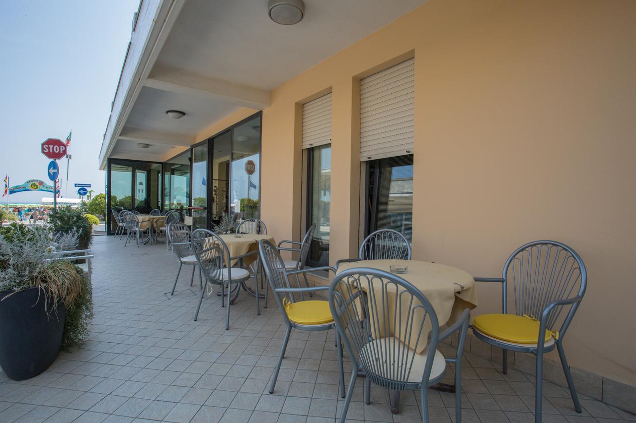 Hotel Deanna Беллария-Иджеа-Марина Экстерьер фото