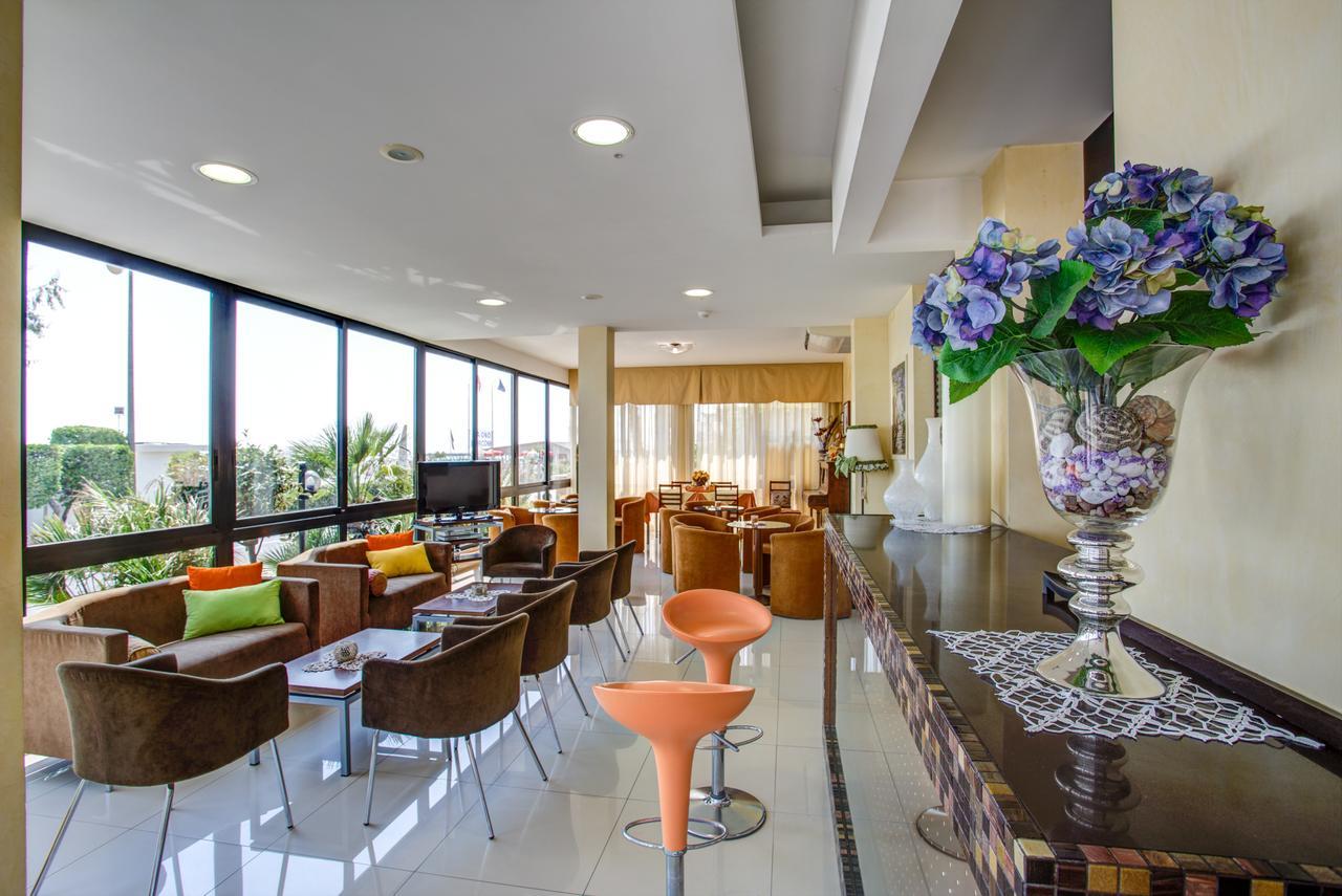 Hotel Deanna Беллария-Иджеа-Марина Экстерьер фото